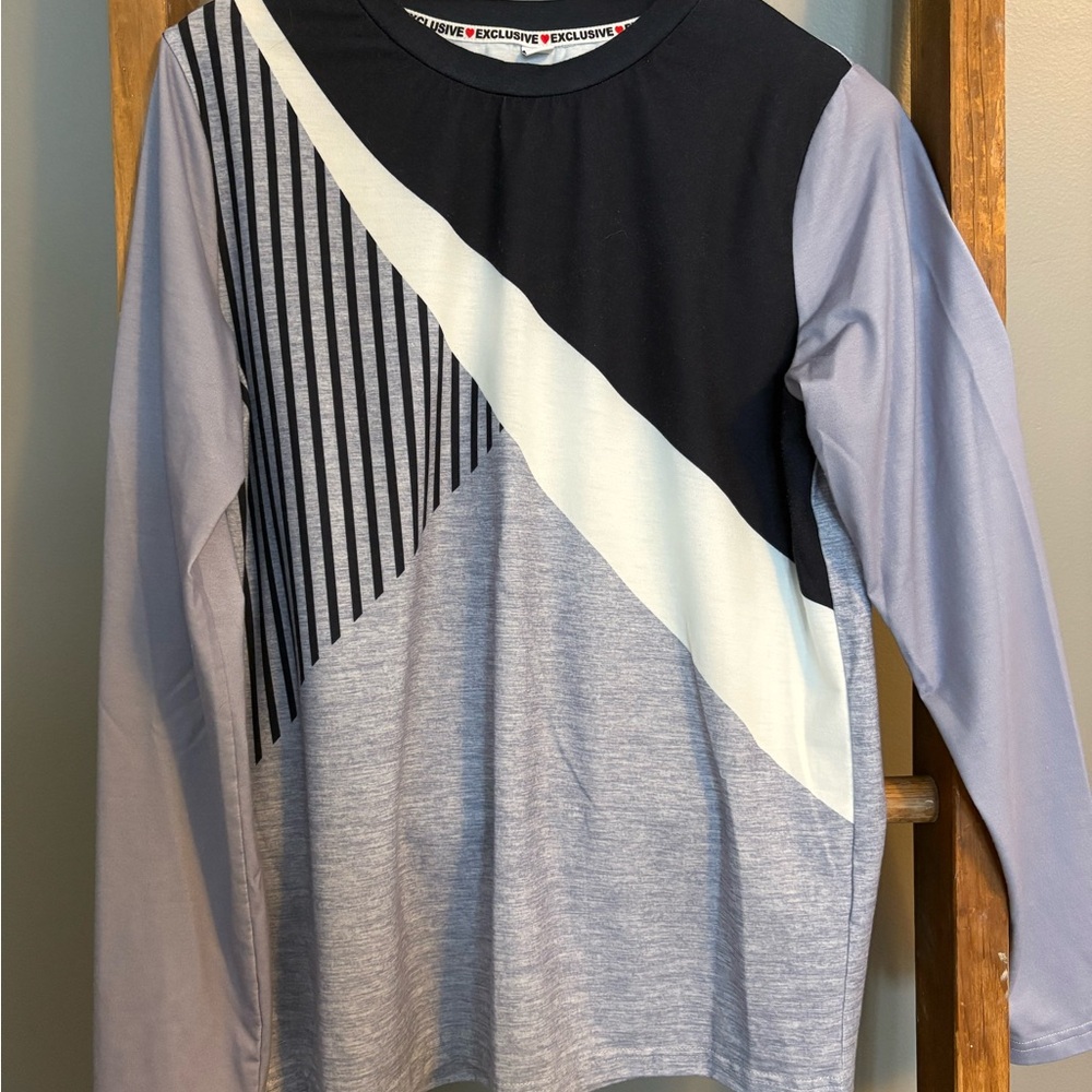 Color Block Long Sleeve Tee in Black Light Gray White and Pale Lavender